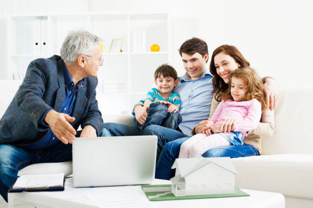 istock Family Meeting With Architect. 155375665