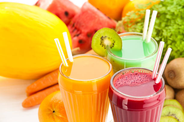 succo di frutta - healthy eating juice vegetable juice vegetable foto e immagini stock