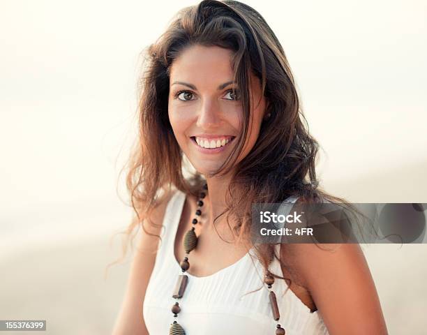 자연스럽다 여름 뷰티 세로는 Xxxl 20-24세에 대한 스톡 사진 및 기타 이미지 - 20-24세, 갈색 눈, 갈색 머리