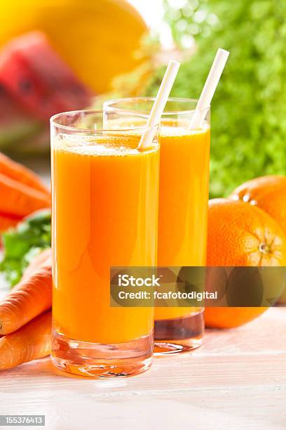 Pomarańczowy I Sok Z Marchwi - zdjęcia stockowe i więcej obrazów Pomarańcza - Pomarańcza, Smoothie, Marchewka