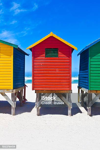 Capanne Sulla Spiaggia - Fotografie stock e altre immagini di Spiaggia - Spiaggia, Cabina da spiaggia, Città del Capo