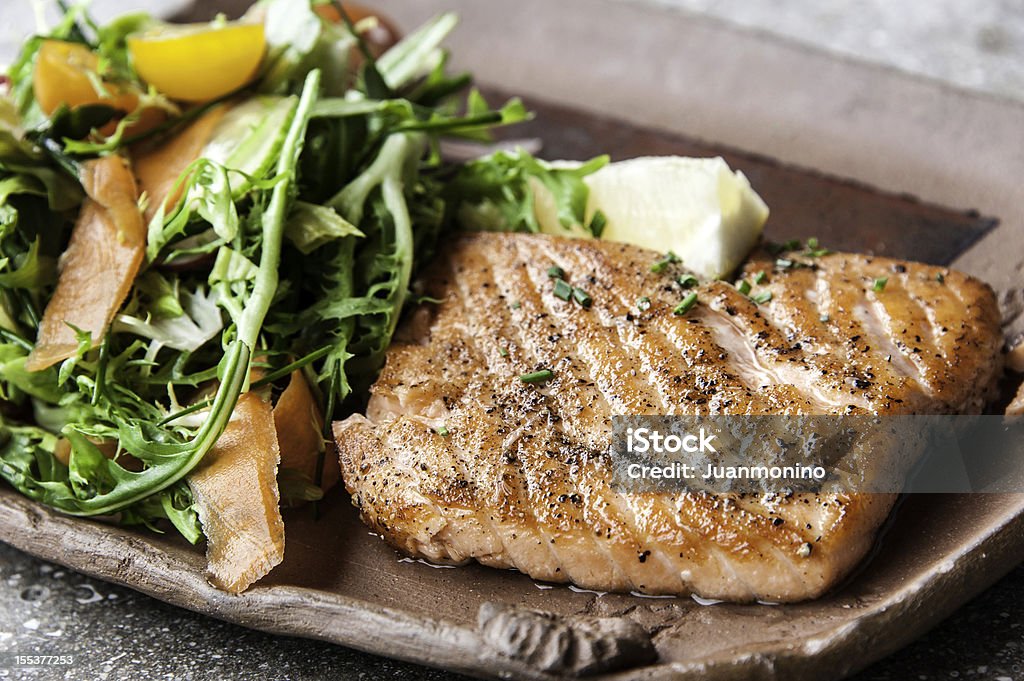 Filet de saumon sauvage grillé - Photo de Saumon - Produit de la mer libre de droits