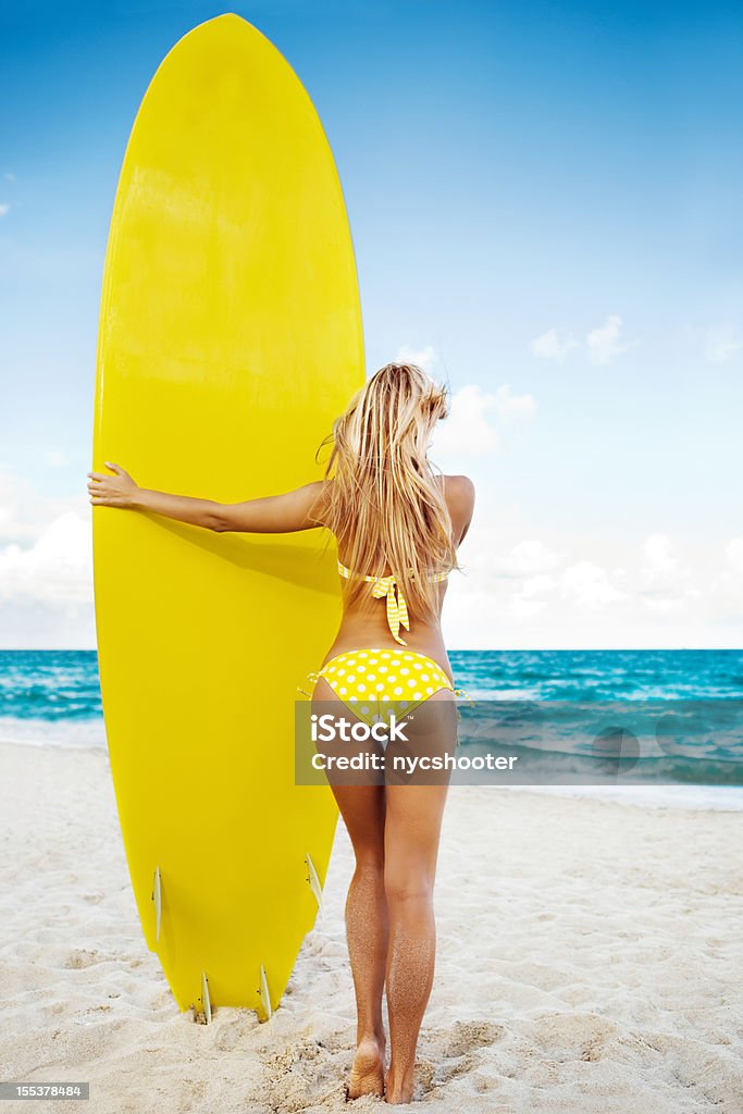 Sexy Surfista - Foto de stock de Mulheres royalty-free