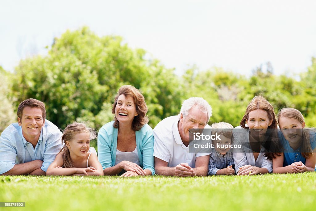Drei Generationen von Liebe und Lachen, - Lizenzfrei Familie Stock-Foto