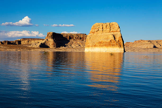 istock Lake Powell with Lone Rock 155379474