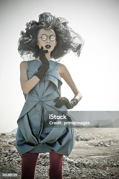 Junge Frau Im Mond Raum Planeten Stockfoto und mehr Bilder von Mode - Mode, Cyborg, Futuristisch