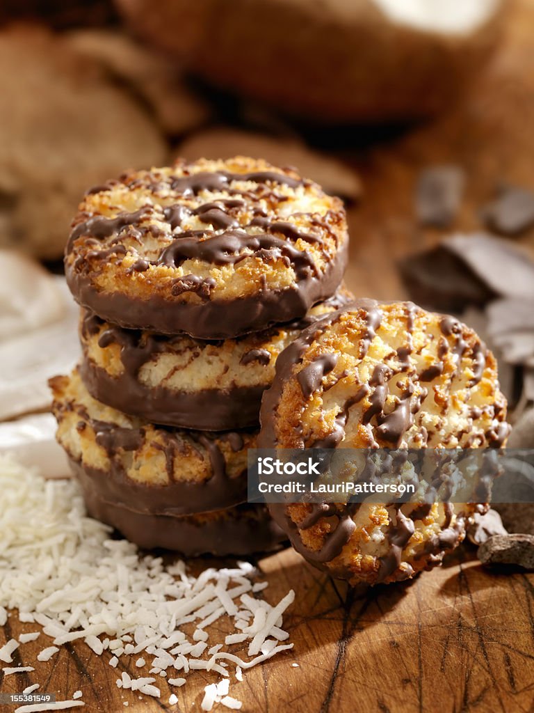 Шоколадный Кокосовый Миндальное печенье - Стоковые фото Печенье роялти-фри