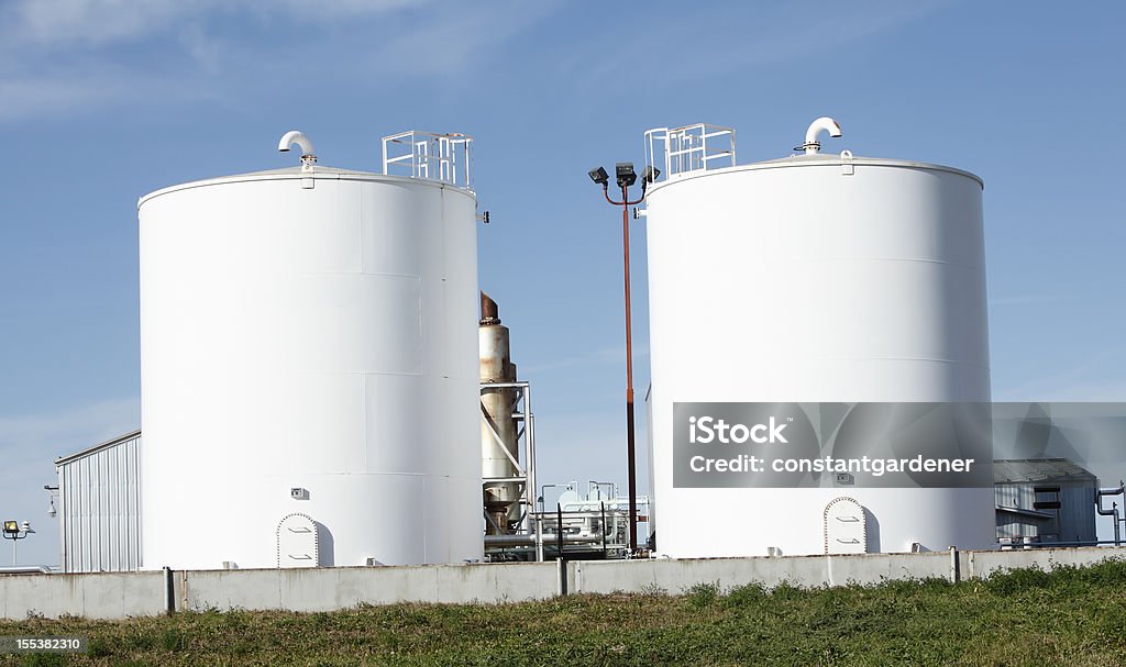 石油産業燃料貯蔵タンク - アルバータ州のロイヤリティフリーストックフォト