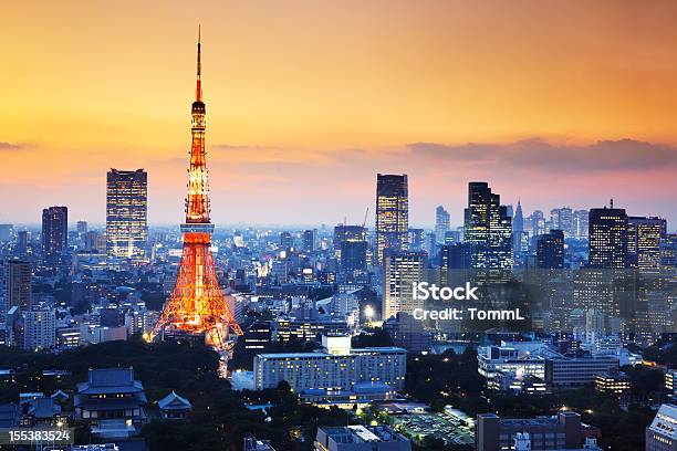 Tokyo Tower Foto de stock y más banco de imágenes de Tokio - Tokio, Panorama urbano, Japón