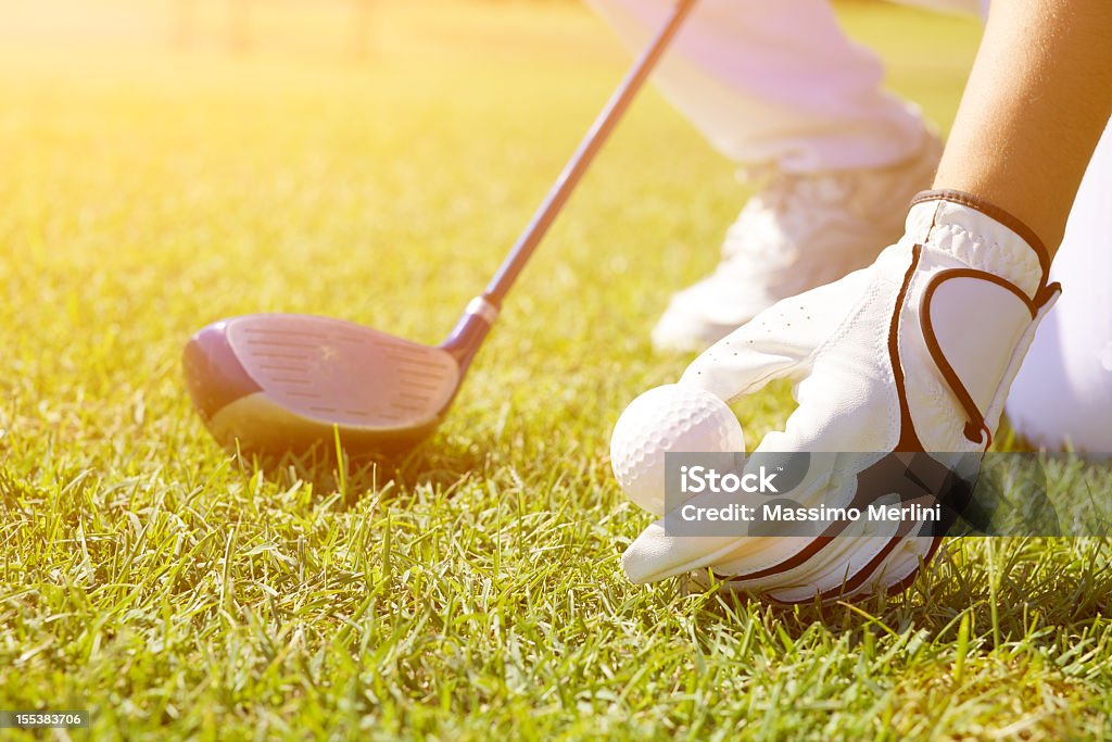 Golf intensificare per la sua testa. - Foto stock royalty-free di Adulto