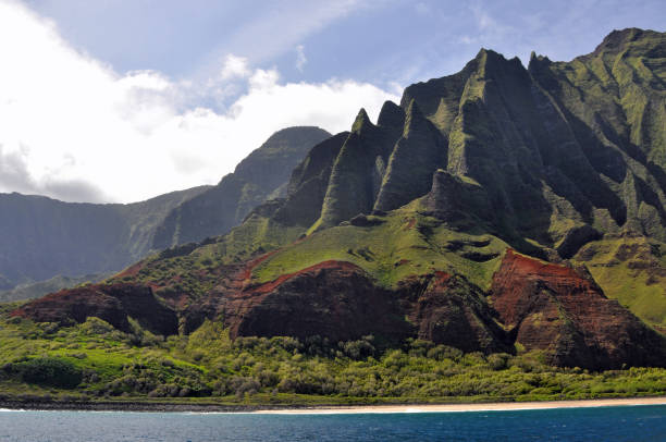 istock Na Pali Coast, Kauai, Hawaii 1553849014