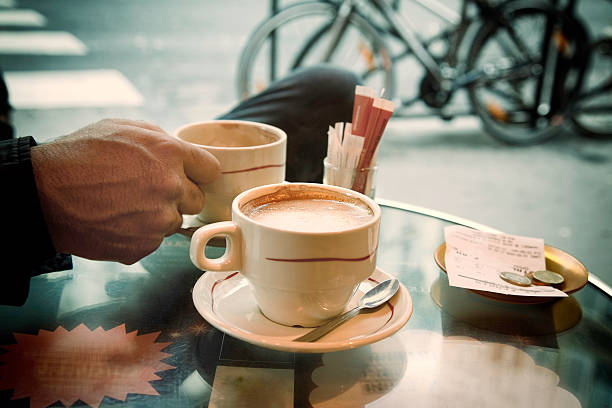 kawy w paryżu pavement cafe - france restaurant cafe french culture zdjęcia i obrazy z banku zdjęć