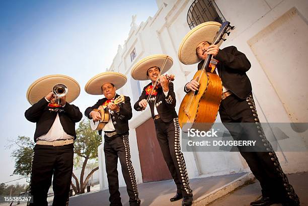 Mariachi Banda - zdjęcia stockowe i więcej obrazów Zespół mariachi - Zespół mariachi, Cinco de Mayo, Meksyk