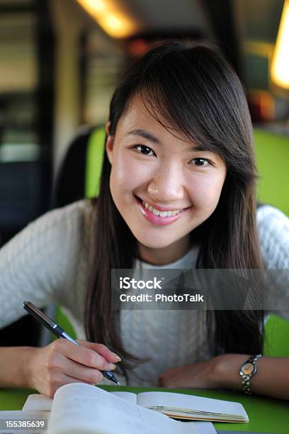 Foto de Estudante Universitárioxg e mais fotos de stock de Adolescente - Adolescente, Cultura Coreana, Estudar