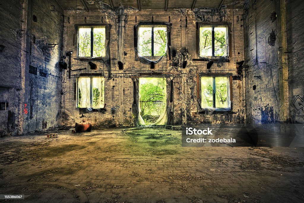 Abandonado Palace, Urban recusar - Foto de stock de Fábrica royalty-free