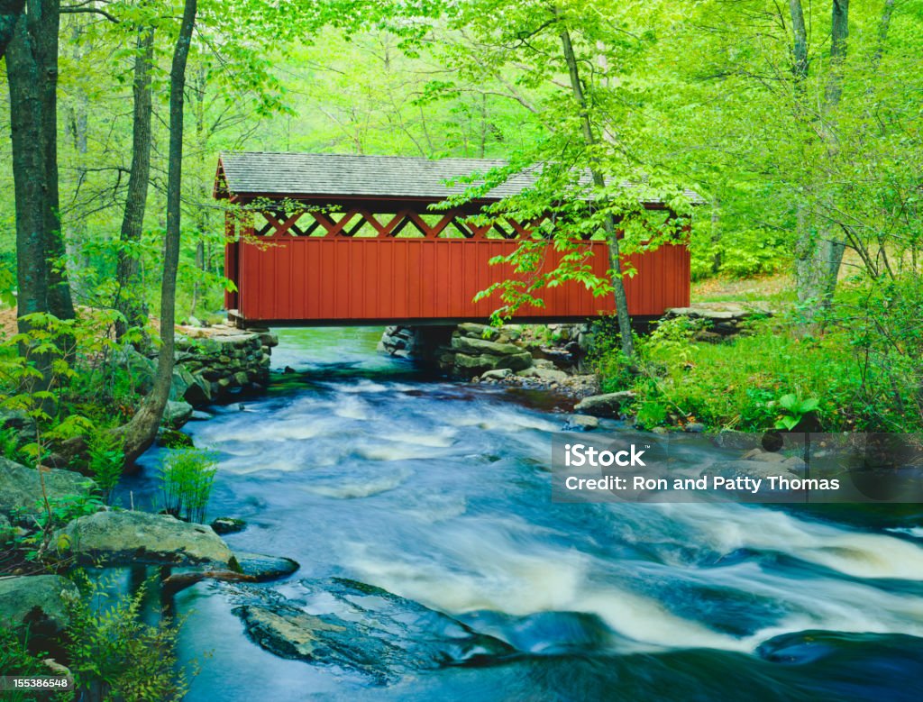 Chatfield Hollow Pont couvert, dans le Connecticut - Photo de Pont couvert libre de droits