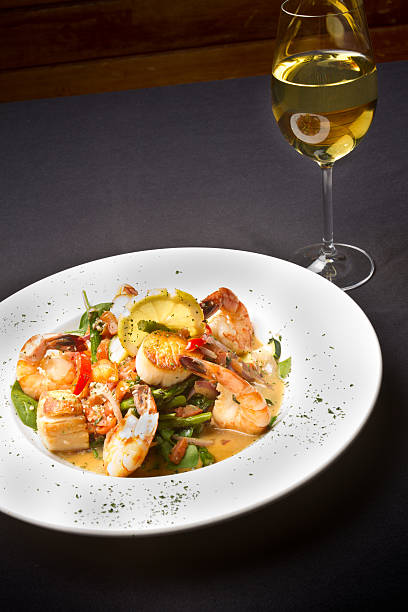 istock Seafood Scampi and White Wine 155386786