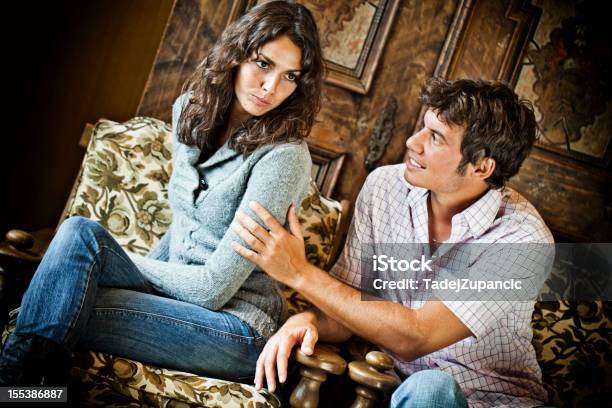 Hombre Tocando La Niña Foto de stock y más banco de imágenes de Aburrimiento - Aburrimiento, Adulto, Adulto joven