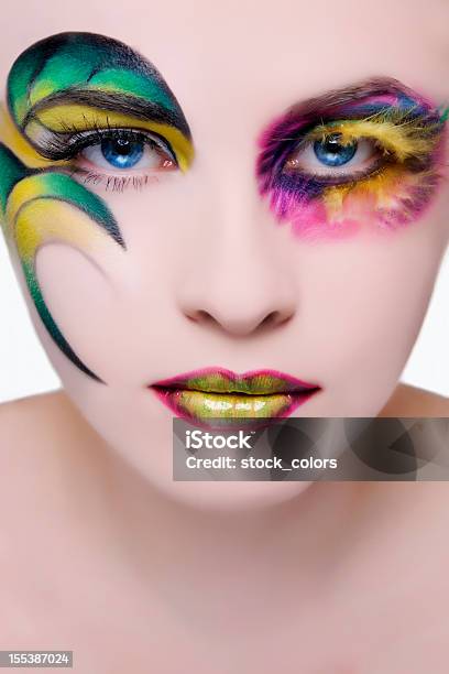 Donna Con Trucco Colorato - Fotografie stock e altre immagini di Colore nero - Colore nero, Modella per artisti, Trucco per il viso