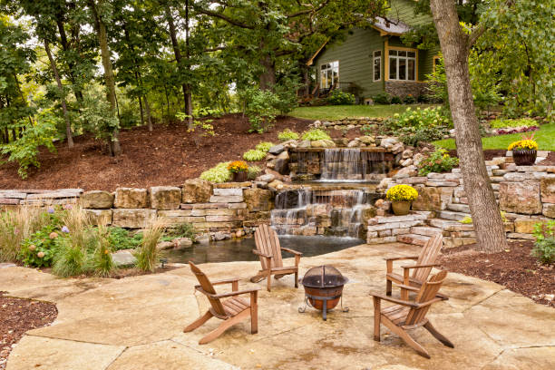 perfecto un paisaje detrás del hotel - ornamental garden fotografías e imágenes de stock