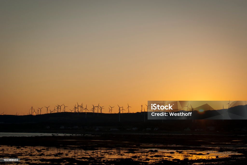 Чат Windfarm с - Стоковые фото Ветряная электростанция роялти-фри