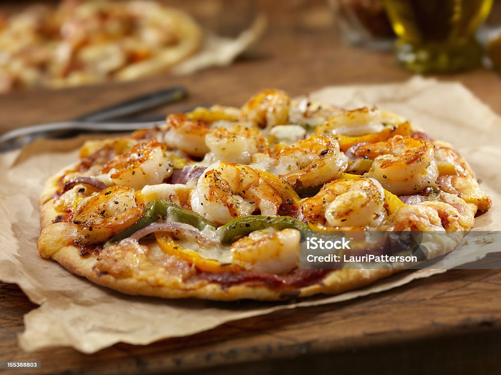 Crevettes grillées et poivron grillé Pizza - Photo de Crevette - Produit de la mer libre de droits