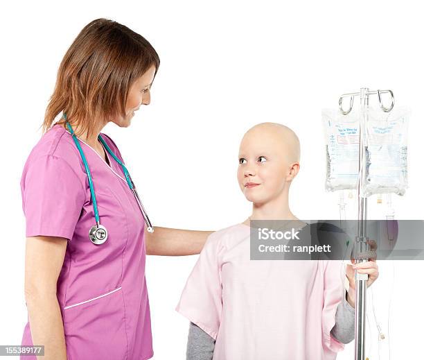 Pielęgniarka Pomoc Chemioterapii Pacjenta - zdjęcia stockowe i więcej obrazów Neutralne tło - Neutralne tło, Pacjent, Białaczka