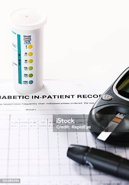 Foto de Diário Equipamentos De Diagnóstico Para Diabéticos e mais fotos de stock de Análise ao sangue - Análise ao sangue, Diabetes, Diabetes tipo 1