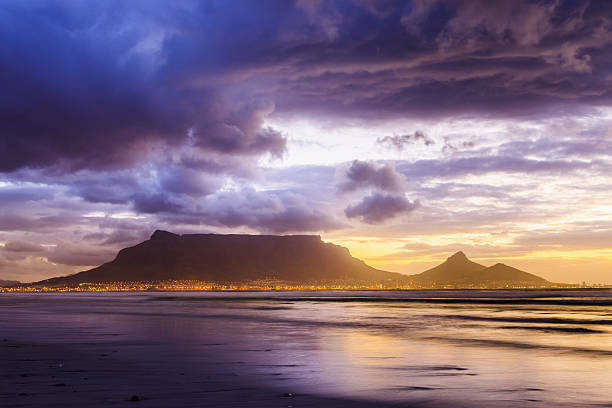 istock Cape Town and Table Mountain Sunset Scene 155391144