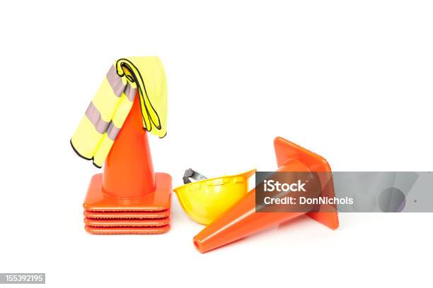 三角コーン安全ベストヘルメット - 道路工事のストックフォトや画像を多数ご用意 - 道路工事, オレンジ色, カットアウト