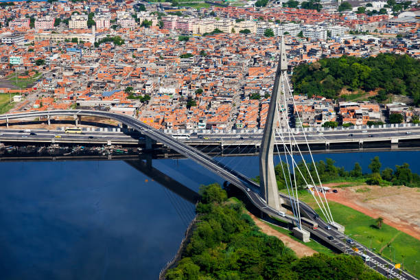 istock New suspended bridge in Rio de Janeiro 155392418