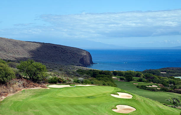 magnifiques parcours de golf à l'étage lanai, hawaï - lanai photos et images de collection