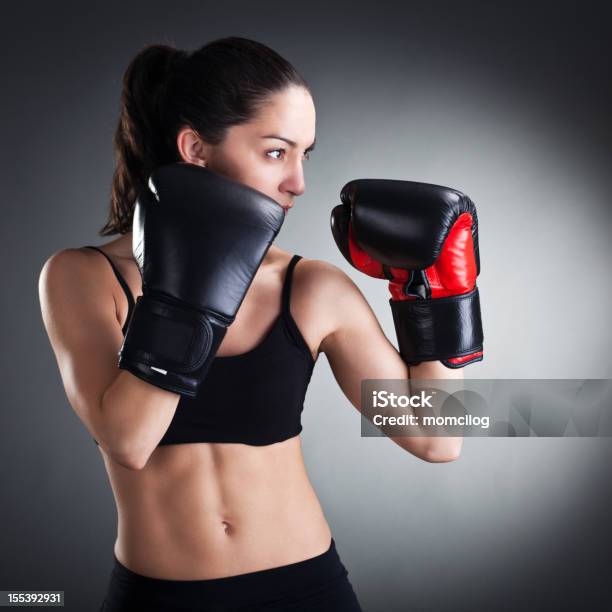 Foto de Boxe Feminino e mais fotos de stock de Boxe - Esporte - Boxe - Esporte, Mulheres, Só Uma Mulher