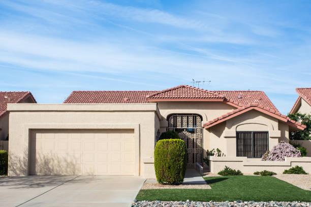 istock Arizona-style house design common to the region 155393111