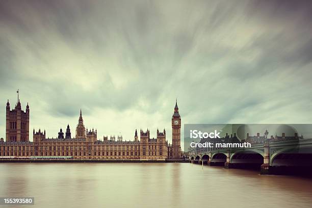 Foto de O Big Ben E O Parlamento Em Londres e mais fotos de stock de Londres - Inglaterra - Londres - Inglaterra, Fora De Moda - Estilo, Silhueta urbana
