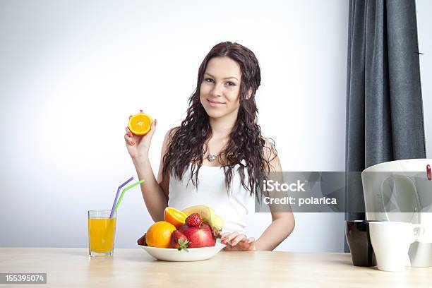 Serie De Frutas Foto de stock y más banco de imágenes de Adolescente - Adolescente, Adulto, Adulto joven