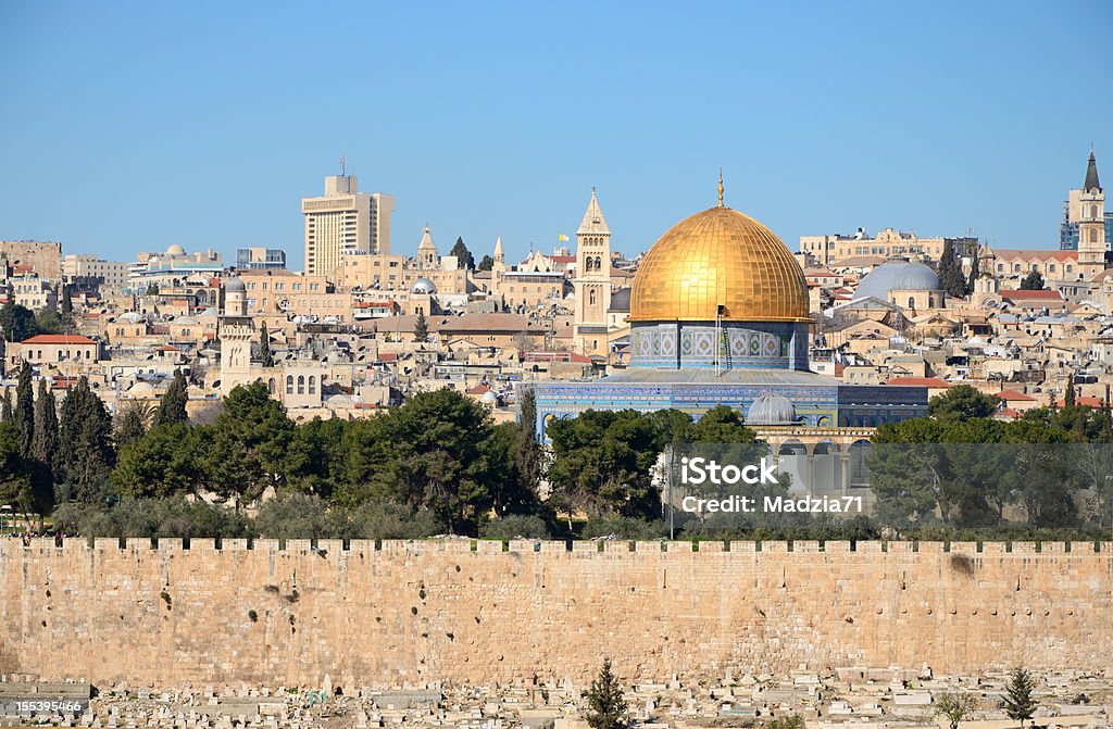 Vista de los edificios de la ciudad de Jerusalén en el monte de los olivos - Foto de stock de Jerusalén libre de derechos