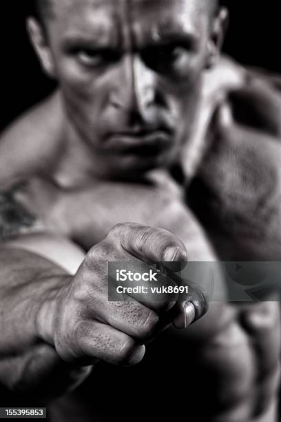 Ameaça - Fotografias de stock e mais imagens de Adulto - Adulto, Atividade, Bíceps
