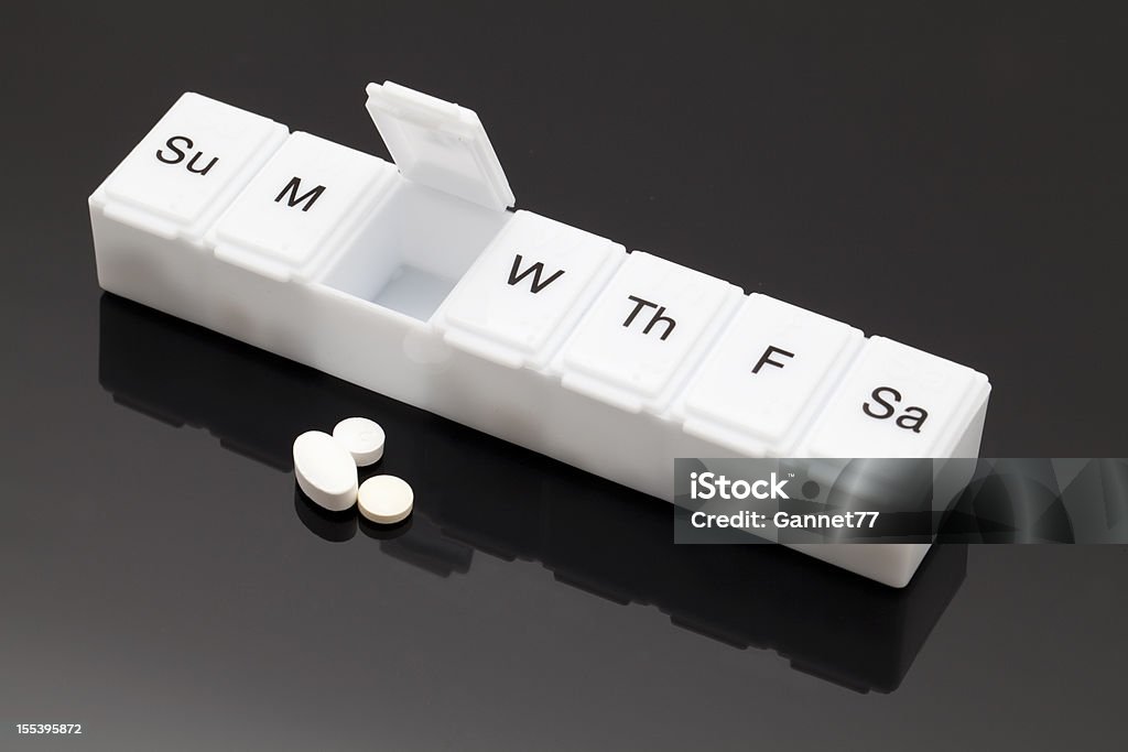 약품 organizer - 로열티 프리 약품 정리 상자 스톡 사진
