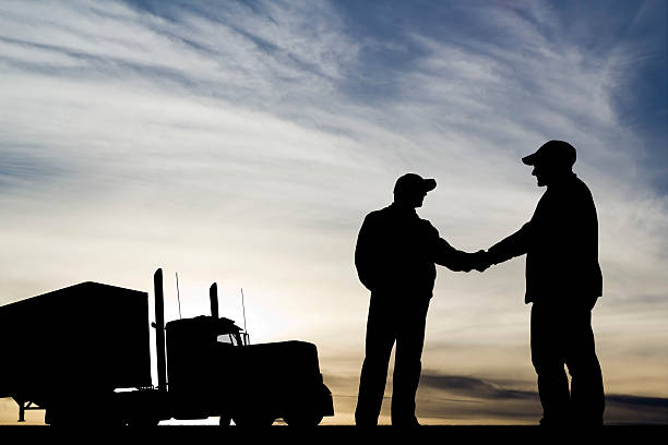 reboque sucesso - truck driver truck trucking semi truck imagens e fotografias de stock