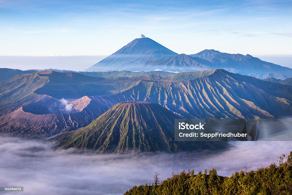 Vista para a Caldeira de Bromo Vulcão Java Indonésia - Royalty-free Gunung Batur Foto de stock