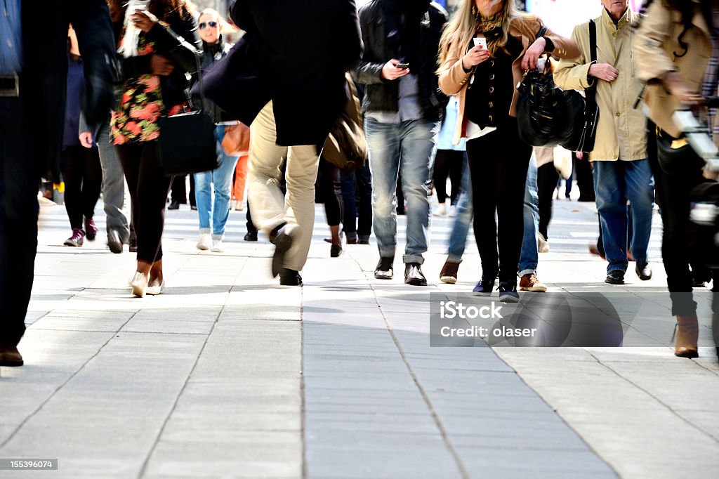 Долго воздействия пешехо�дов - Стоковые фото Тротуар роялти-фри