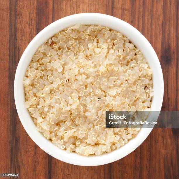 Gekochte Quinoa Stockfoto und mehr Bilder von Quinoa - Quinoa, Schüssel, Behälter