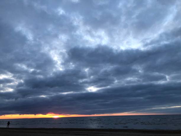 istock sunset over the sea 1554103924