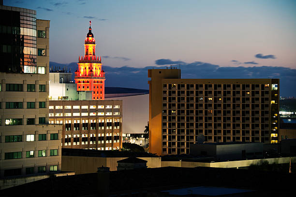 istock Early morning in downtown of Miami 155411065