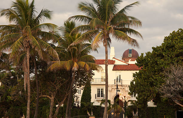 istock Architecture of Ocean Drive in Miami Beach 155411104