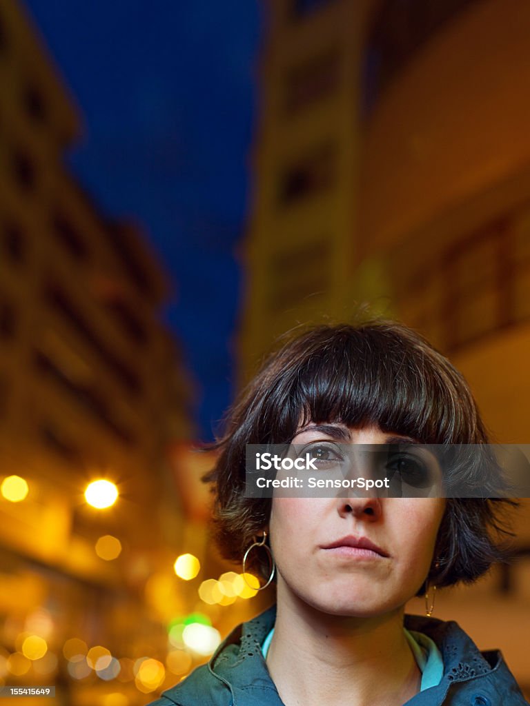 우르바노 젊은 여자 - 로열티 프리 거리 스톡 사진