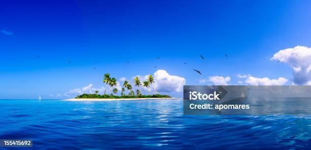 Fantasía Remoto Lonely Isla En El Océano Pacífico Sur Foto de stock y más banco de imágenes de Isla