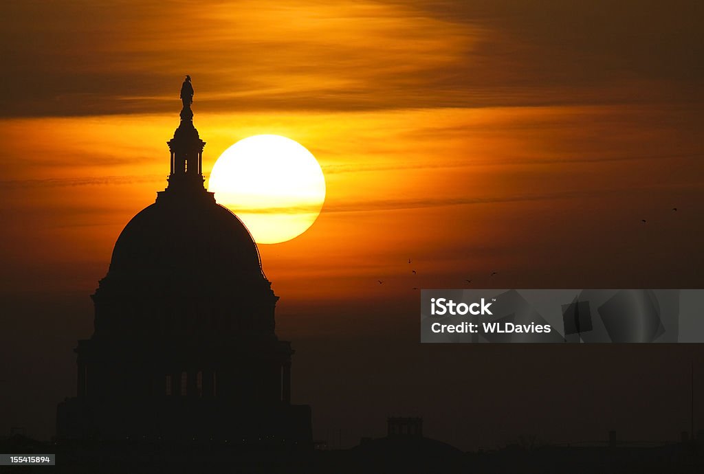 Капитолийский холм на рассвете - Стоковые фото Вашингтон округ Колумбия роялти-фри