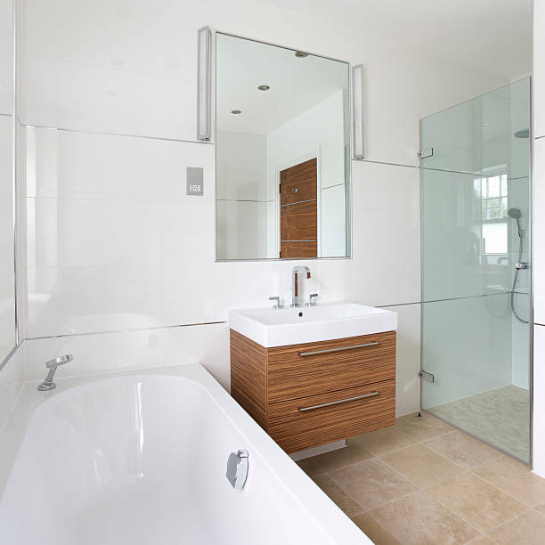 luce del bagno - sink bathroom pedestal tile foto e immagini stock